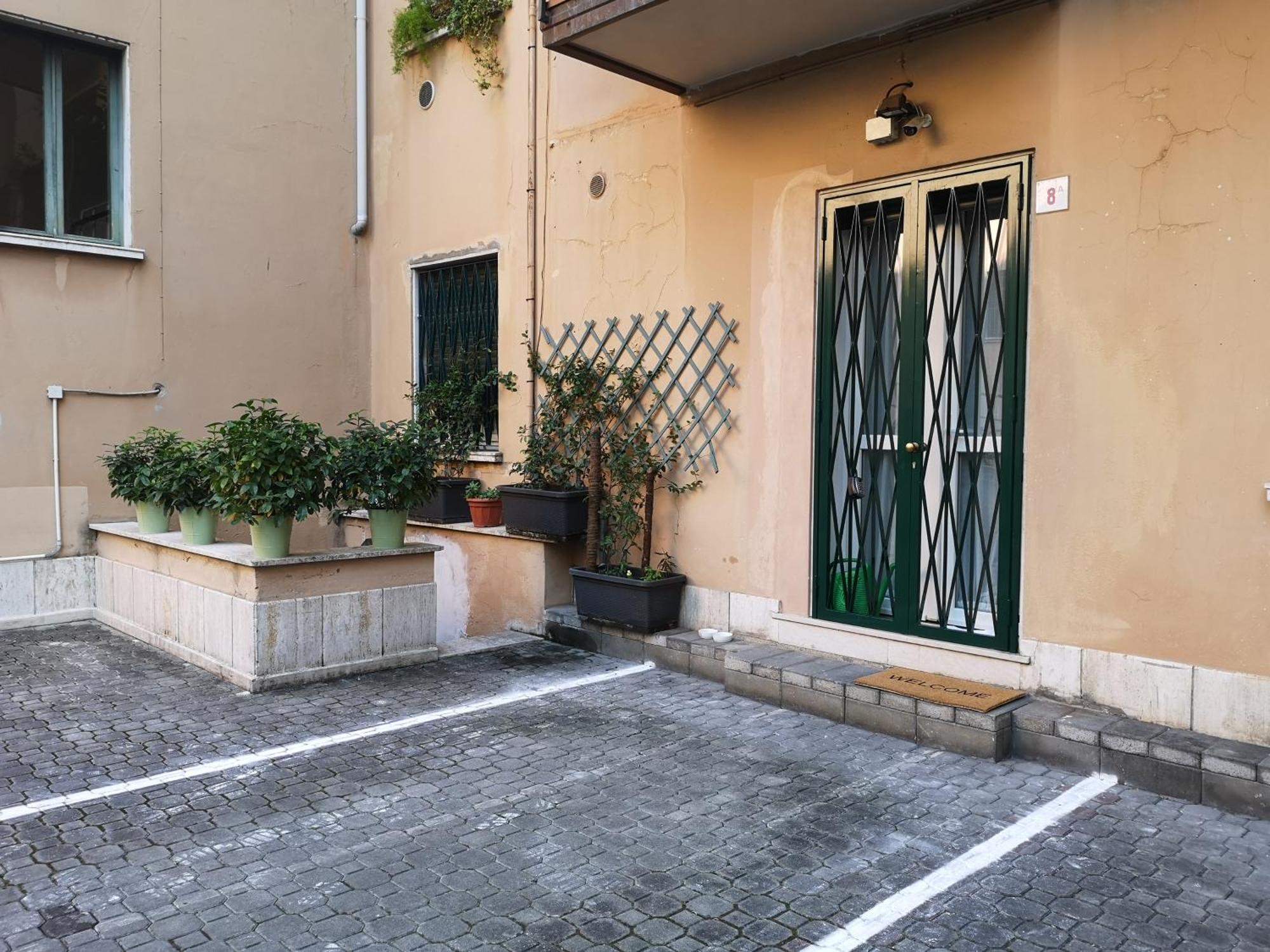 Holiday Apartment - Brescia Centro - Parcheggio Privato Εξωτερικό φωτογραφία